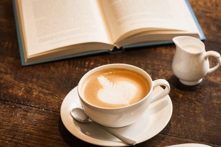 OGAKI BOOKSTORE & cafe